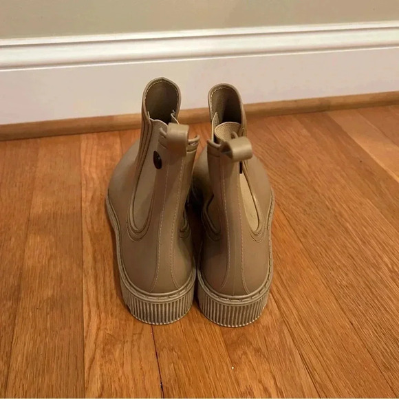 Igor Women’s Round Toe Plain Beige Tan Block Ankle Weatherproof Boots Size 8.5 - Picture 4 of 7